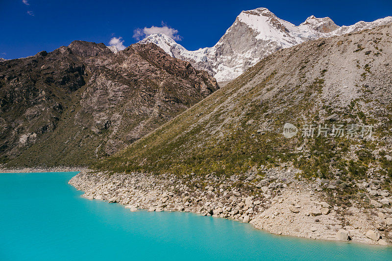 拉古纳帕隆(Paron lagoon)和斯诺佩带布兰卡的Cordillera——斯卡米什，秘鲁安第斯山脉